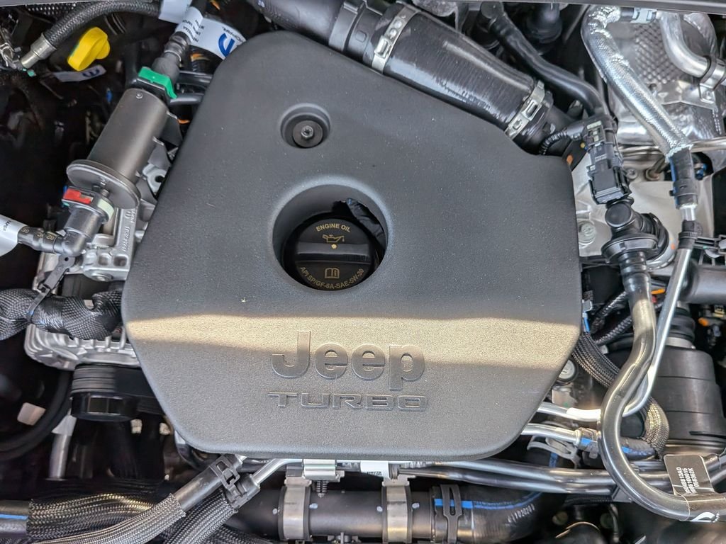 New 2026 Silver Zynith Exterior Paint Jeep Altitude image 13