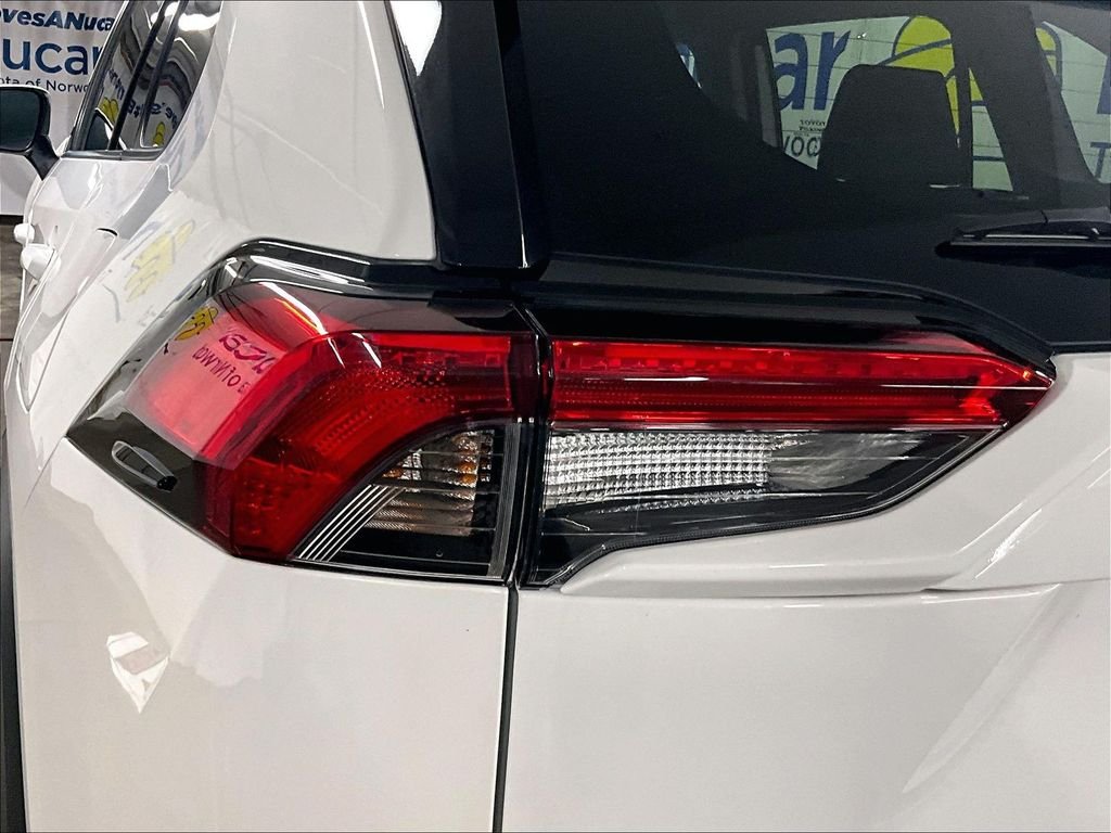 Used 2024 White Toyota XLE image 32
