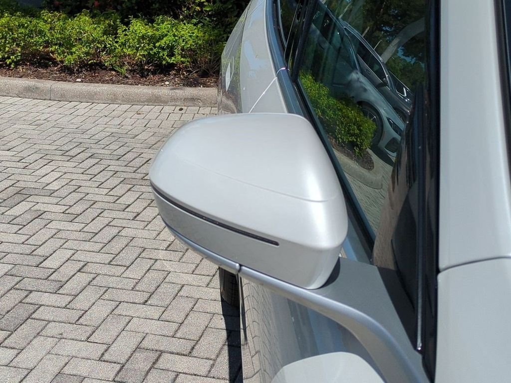 New 2026 White Metallic BMW 30 xDrive image 12