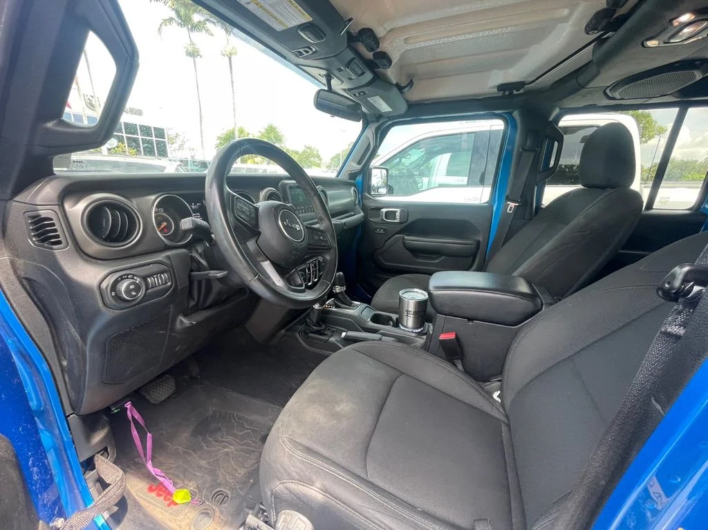 Used 2022 Blue Jeep Sport image 5