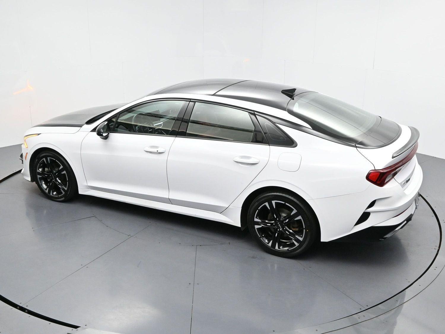 Used 2022 Glacial White Pearl Kia GT-Line image 37
