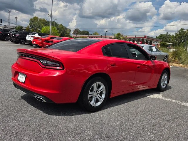 Used 2022 Red Dodge SXT image 9