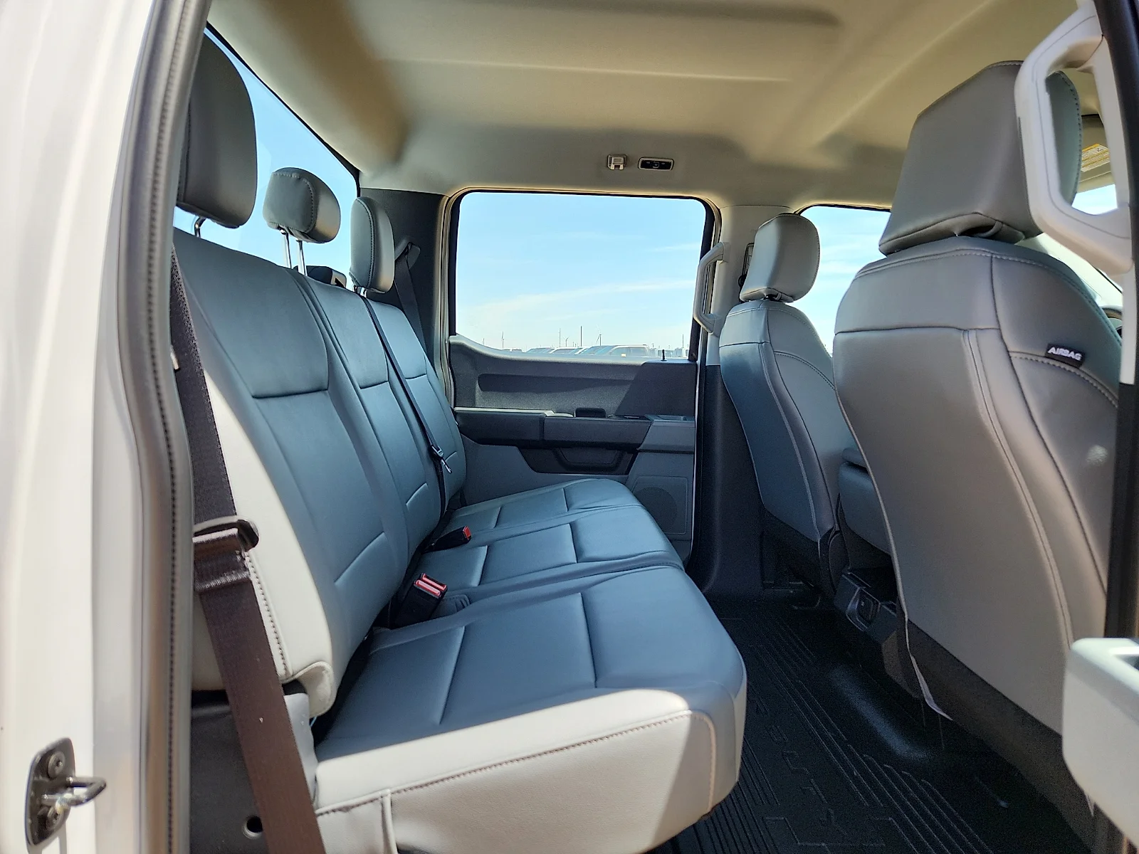 New 2026 Oxford White Ford F-450® XL image 19