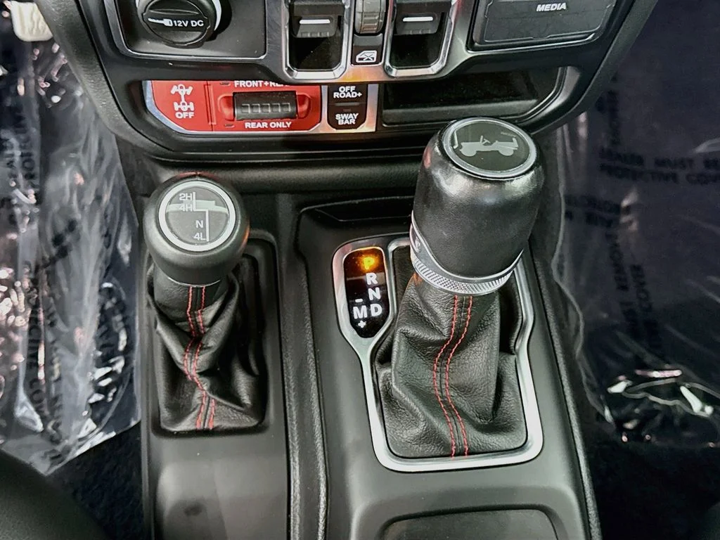 Used 2021 White Jeep Unlimited Rubicon image 17
