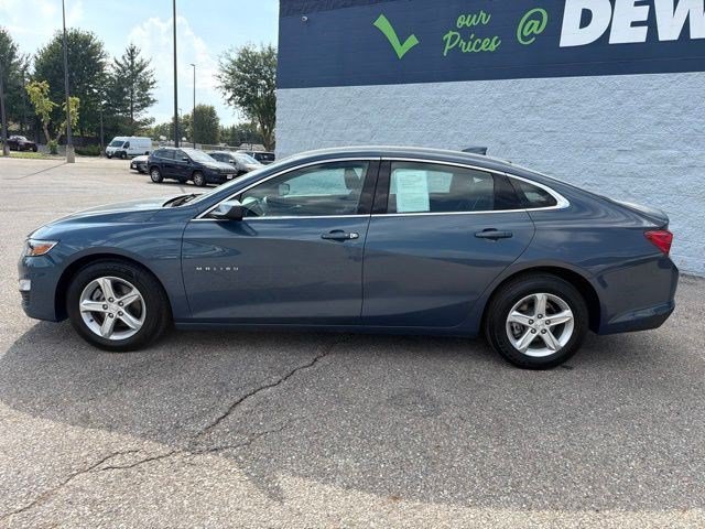 Used 2024 Lakeshore Blue Metallic Chevrolet LT image 2