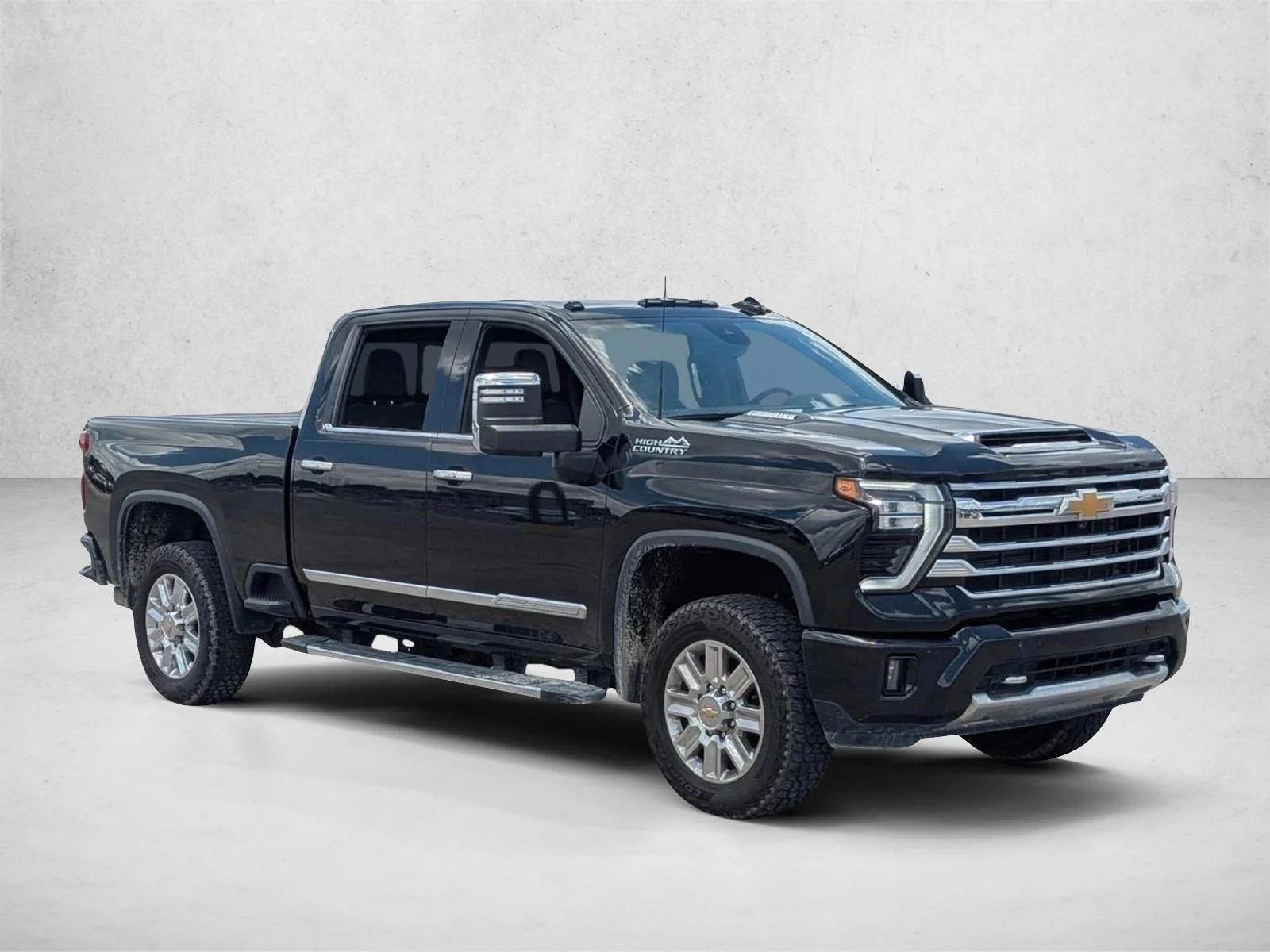 Used 2024 Black Chevrolet High Country image 3