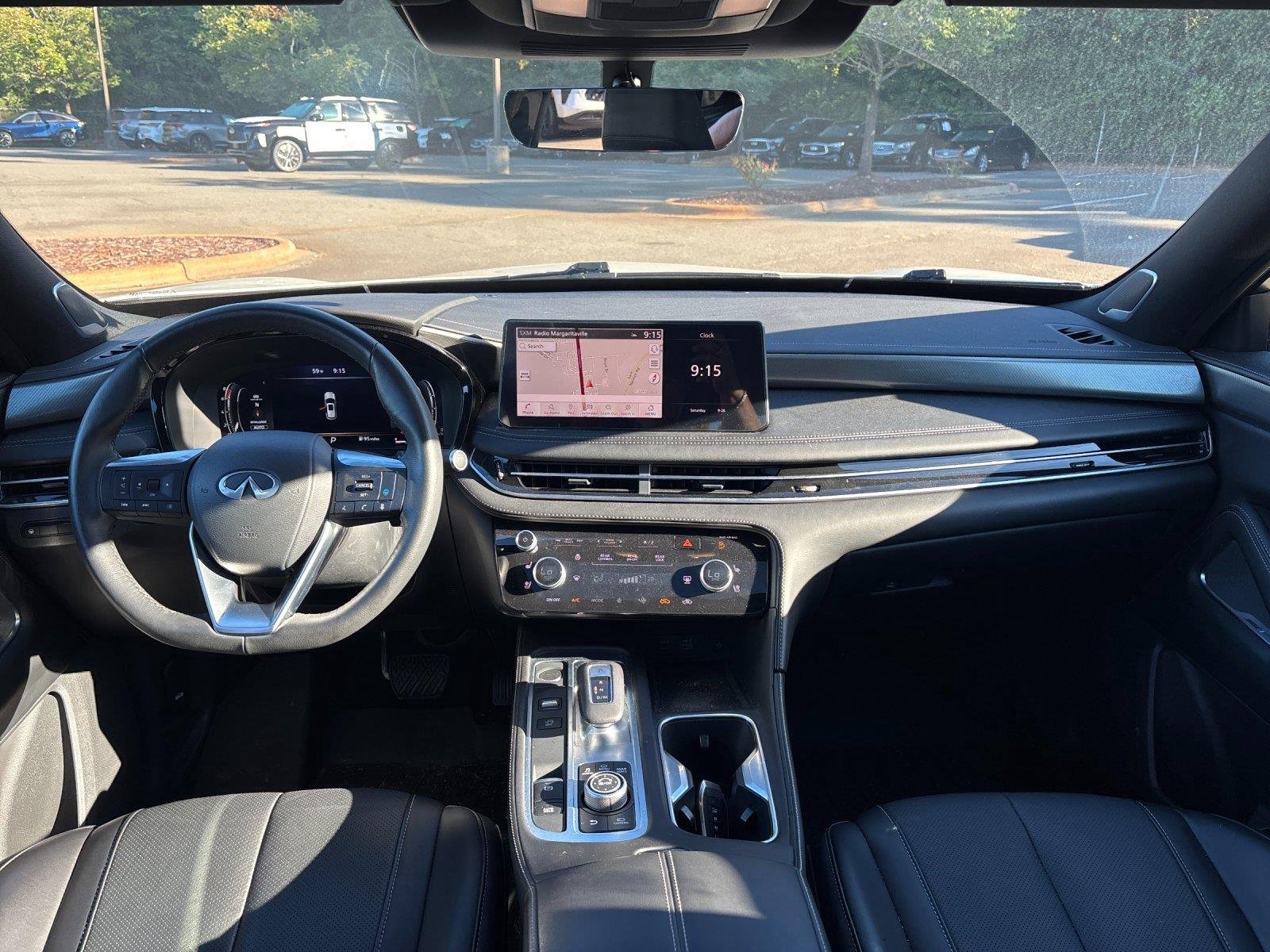 Used 2025 Majestic White INFINITI LUXE image 35