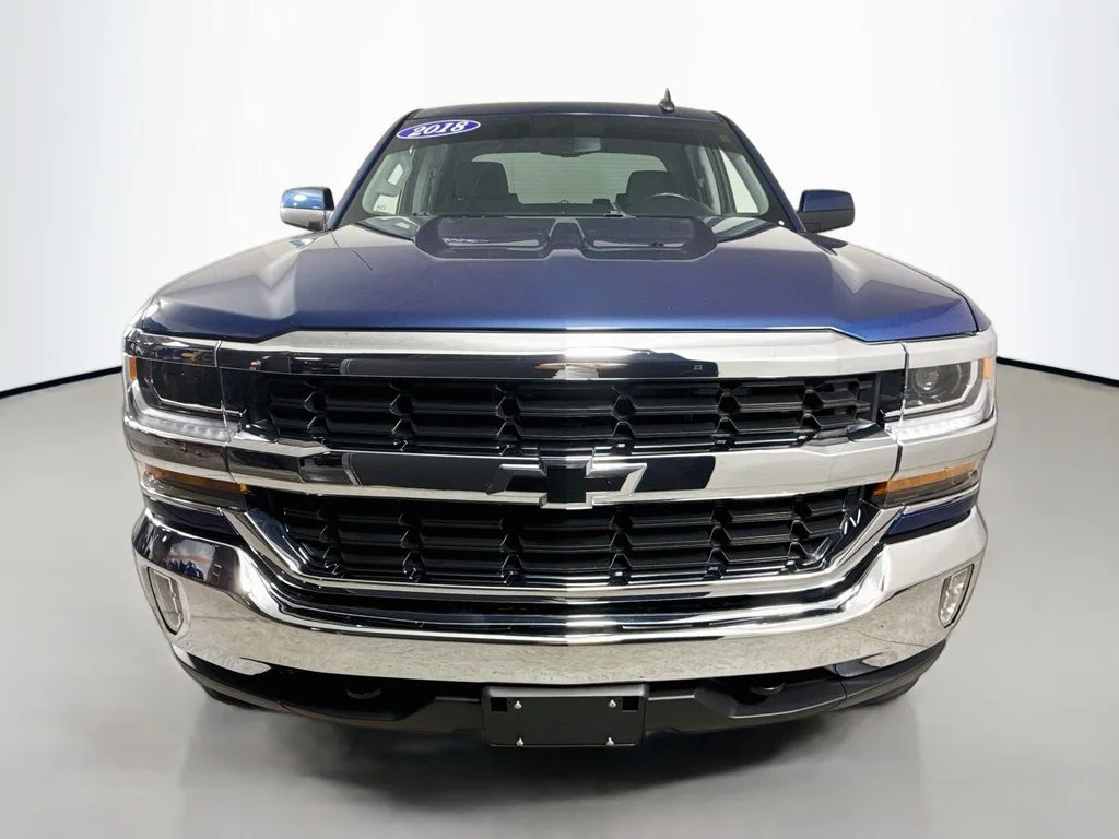 Used 2018 Deep Ocean Blue Metallic Chevrolet LT image 7