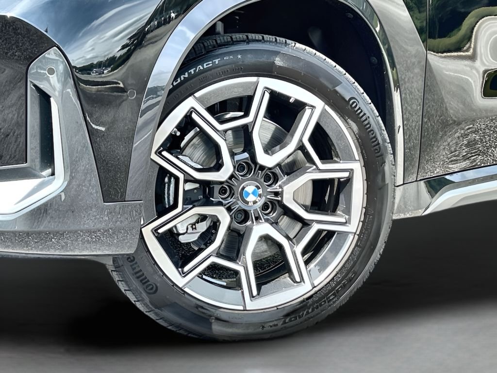 Used 2025 Black BMW xDrive28i image 14