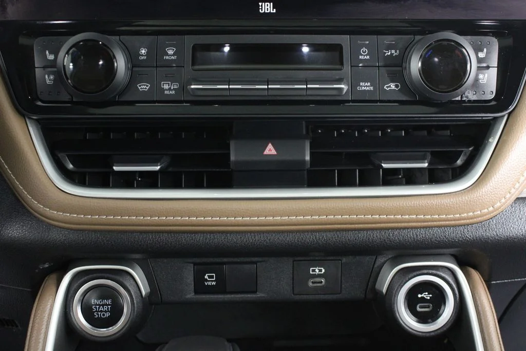 Used 2024 Pearl Toyota Platinum image 30