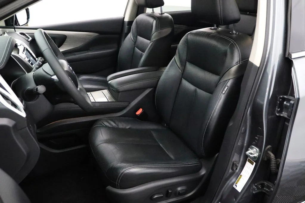 Used 2015 Gray Nissan SL image 11
