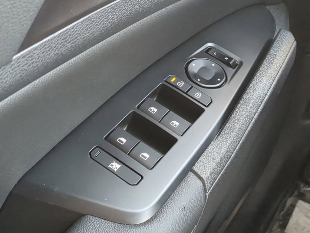 New 2026 Glacial White Pearl Kia EX image 25