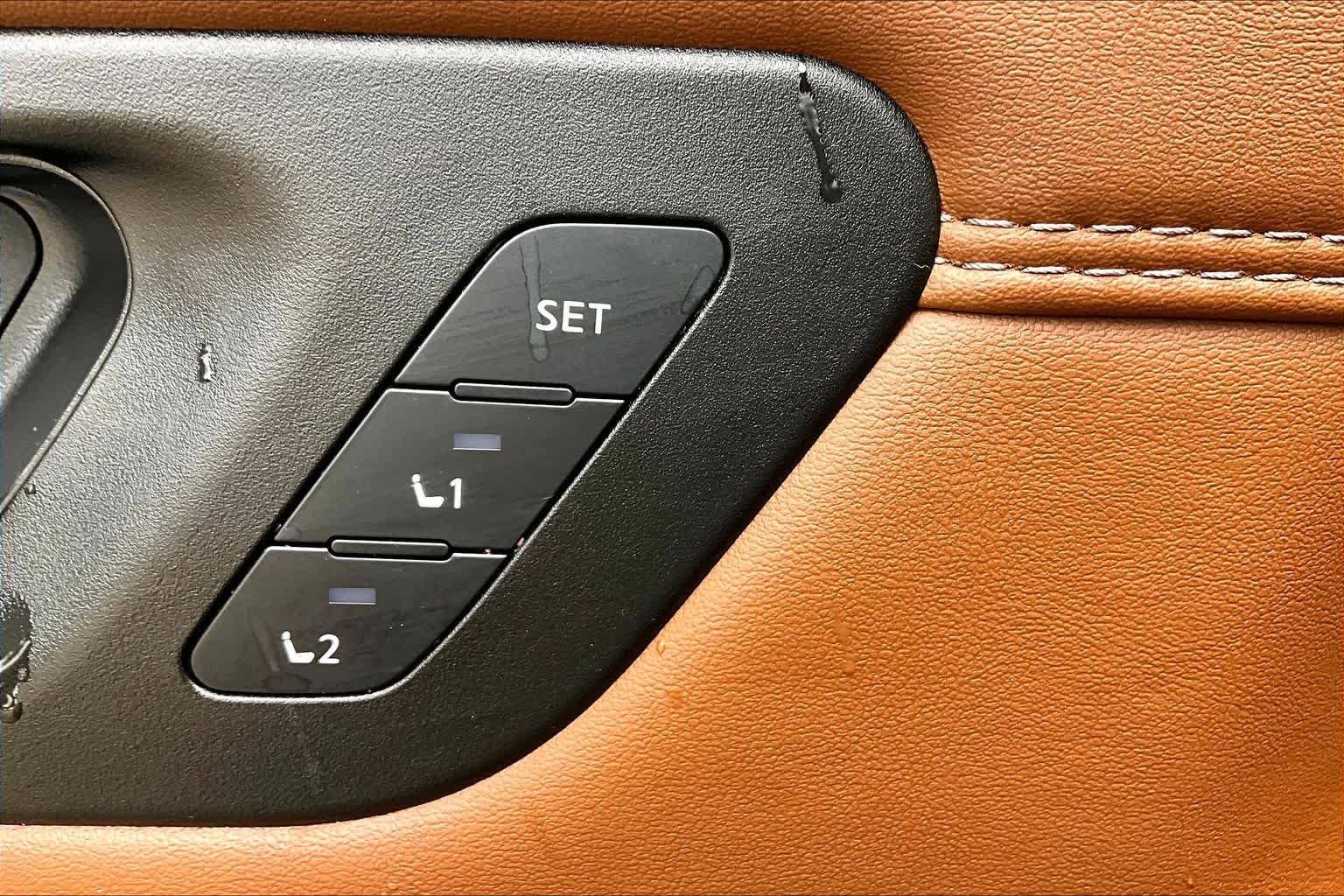 Used 2025 Boulder Gray Pearl Nissan Platinum image 34
