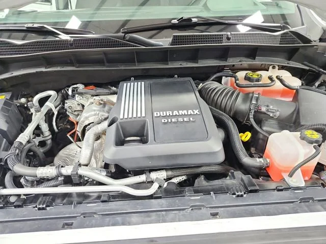 Used 2024 Summit White GMC Elevation image 17