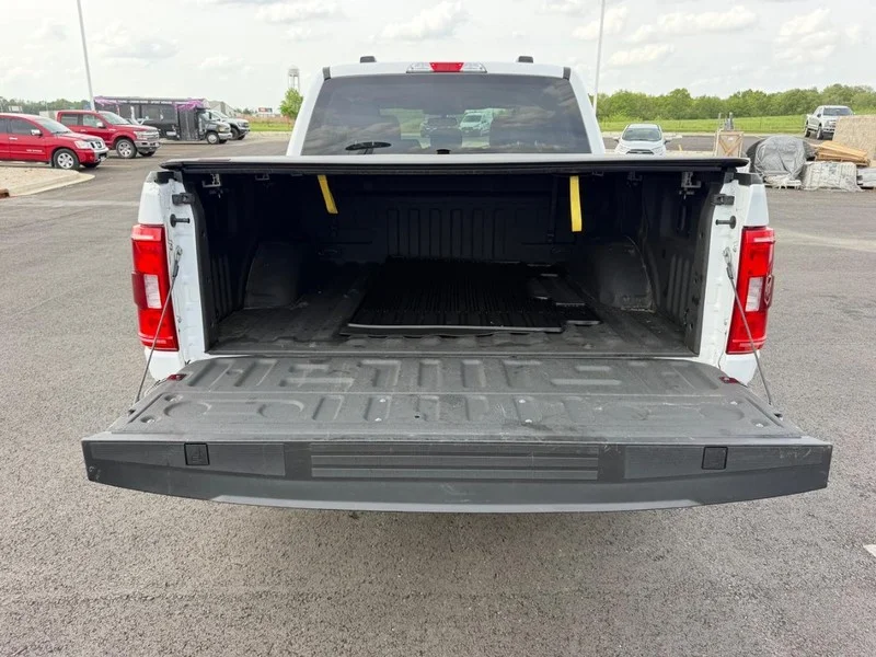 Certified Used 2023 Oxford White Ford XLT image 7