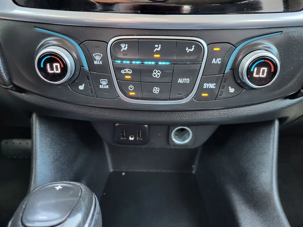 Used 2019 GRAPHITE METALLIC Chevrolet LT Cloth image 15