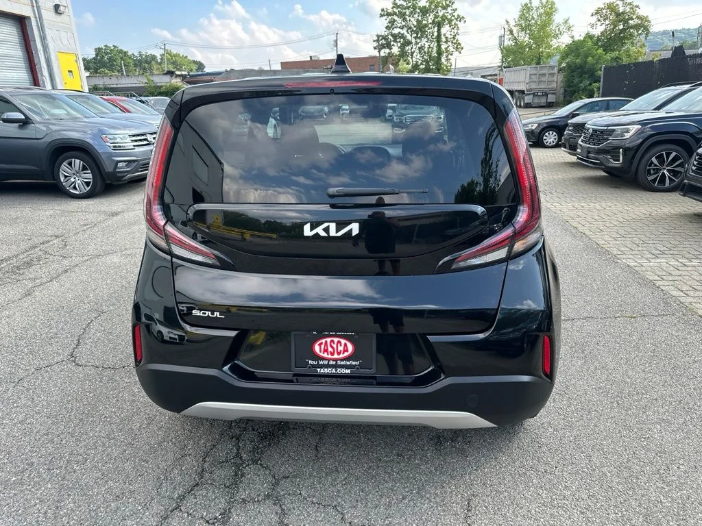 Used 2023 Black Kia LX image 5
