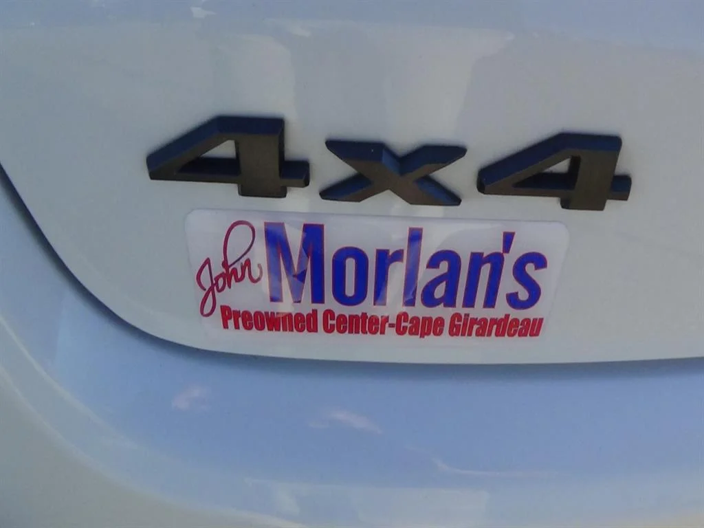 Used 2024 Bright White Clear Coat (pw7) Jeep Trailhawk image 10