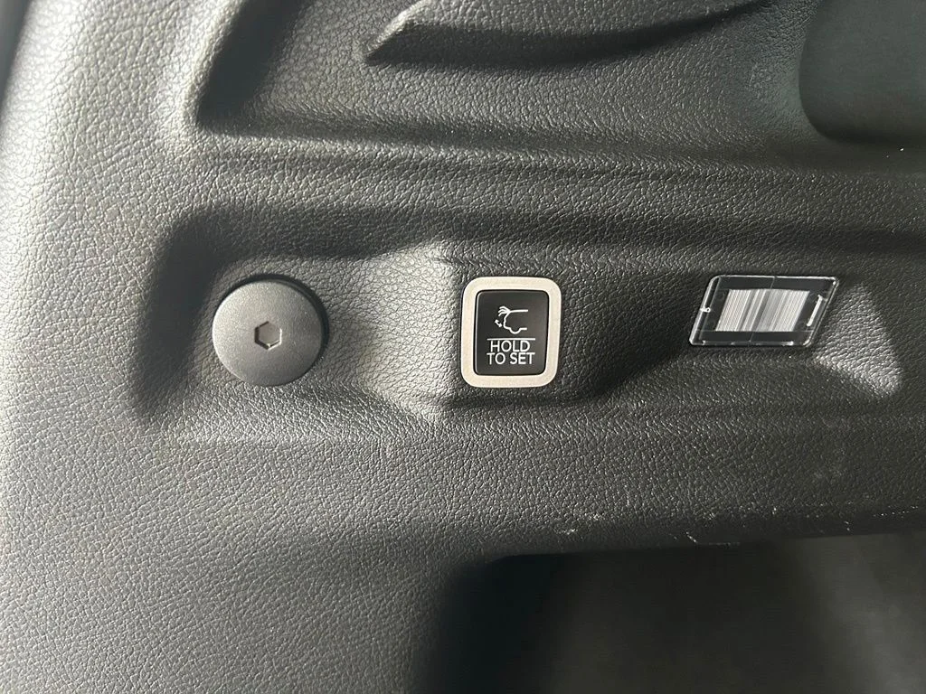 Used 2024 White Jeep Limited image 35