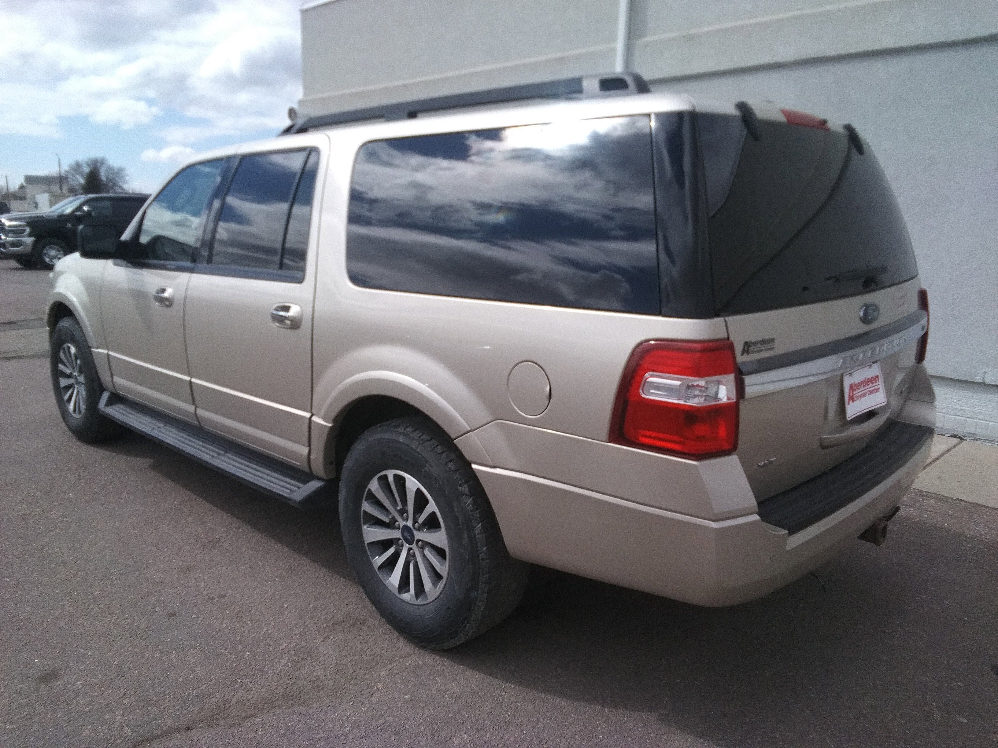 Used 2017 Gold Ford XLT image 7