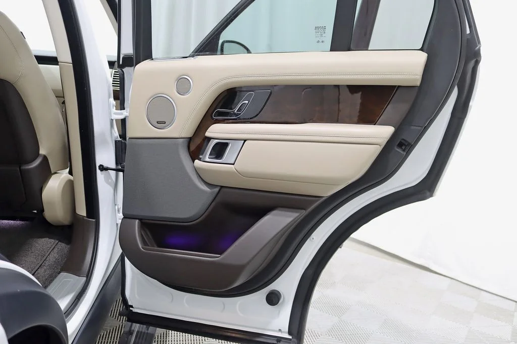 Used 2021 White Land Rover Westminster image 40