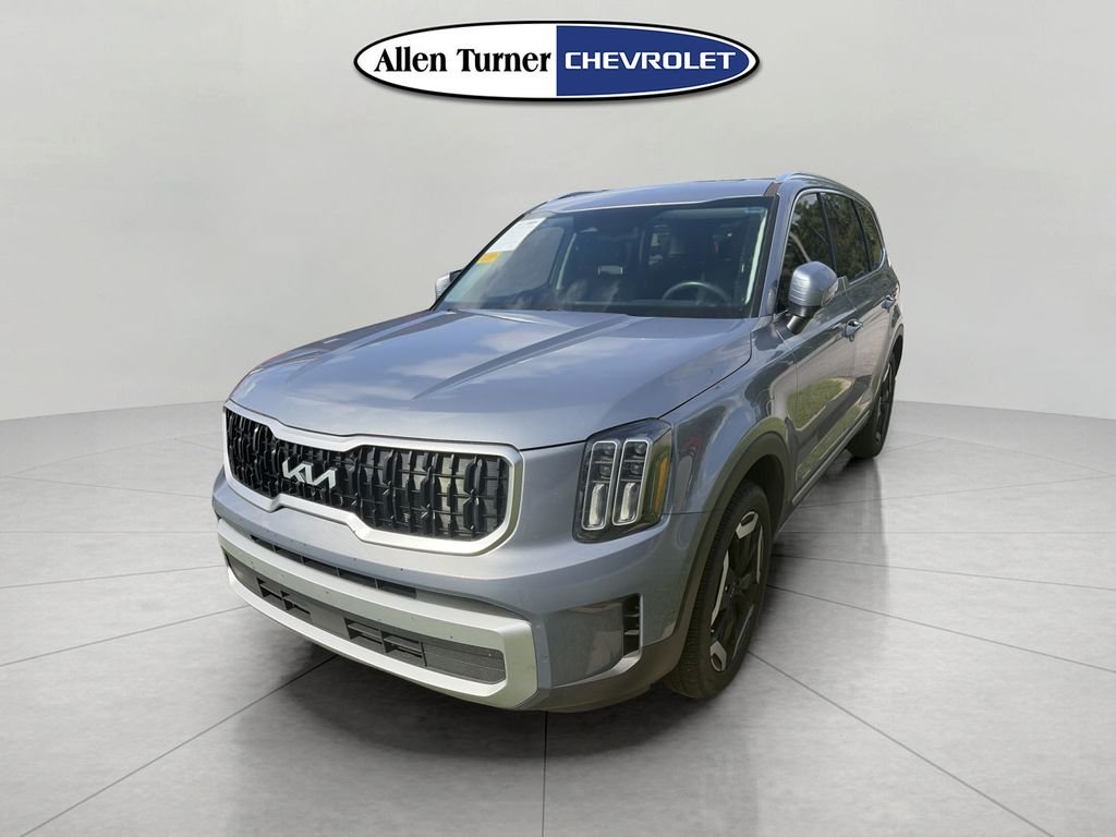 Used 2024 Silver Kia EX image 4