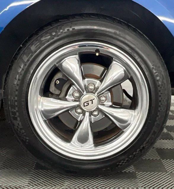 Used 2007  Ford GT Deluxe image 16