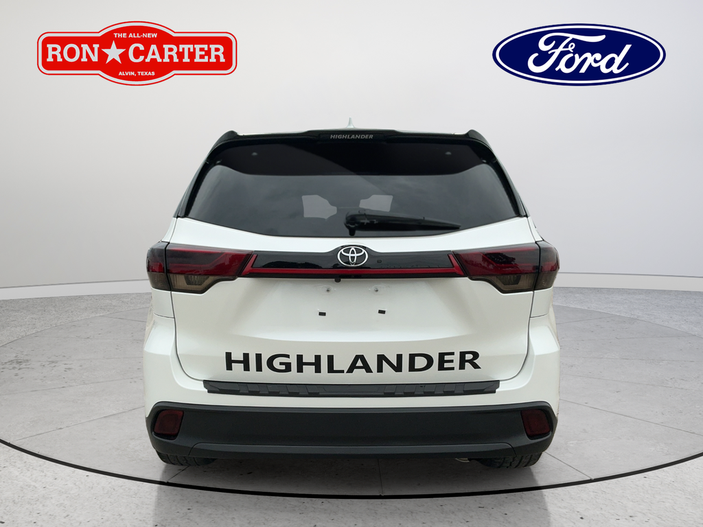 Used 2019 Blizzard Pearl Toyota LE Plus image 5