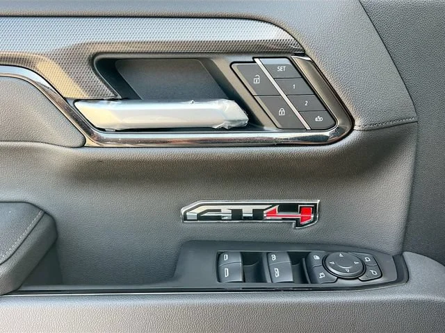 New 2026 Summit White GMC AT4 image 13