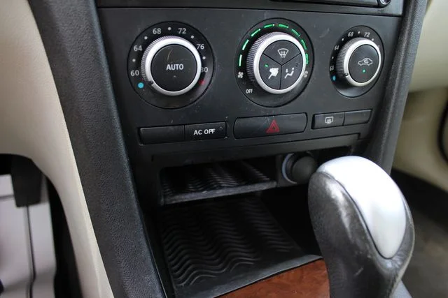 Used 2011 Black Saab Turbo4 image 14