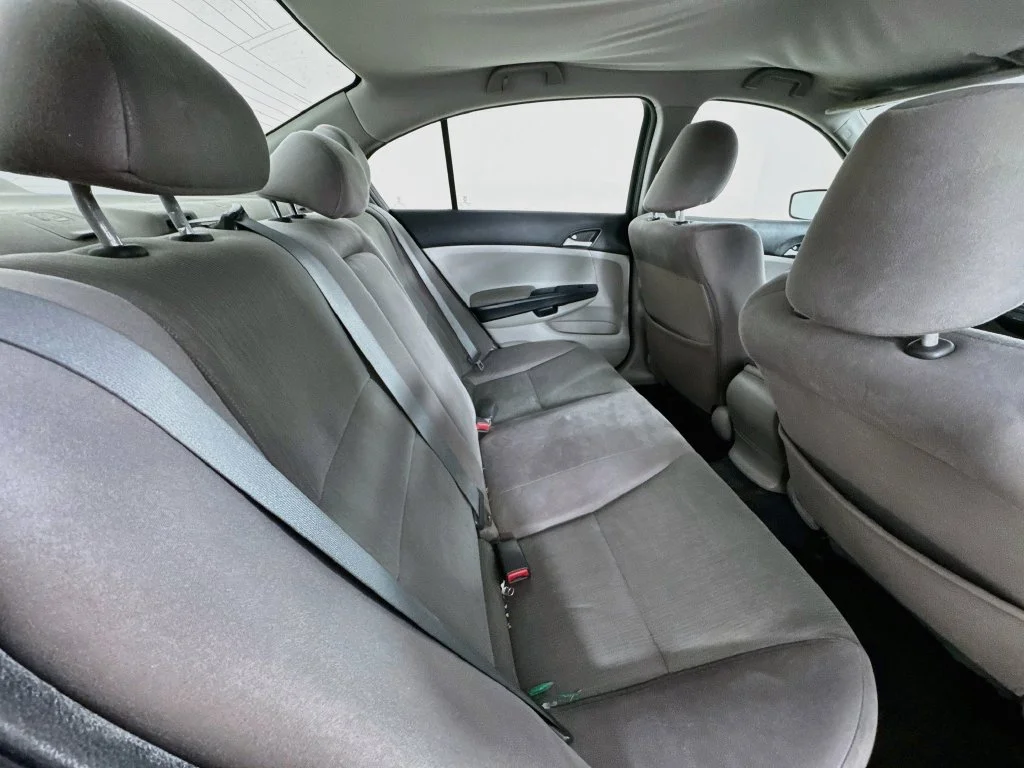 Used 2012 Alabaster Silver Metallic Honda LX image 30