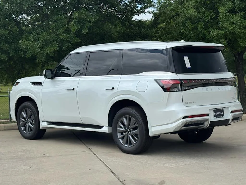 New 2026 RADIANT WHITE INFINITI Pure 2WD image 4