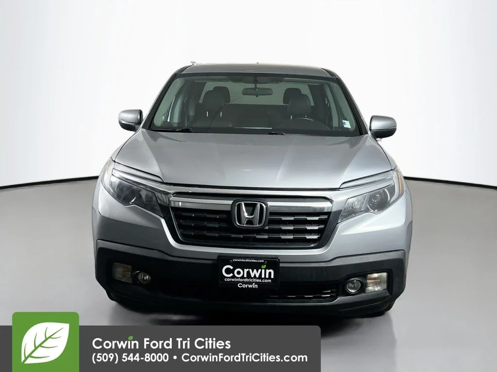 Used 2017 Silver Honda RTL image 4