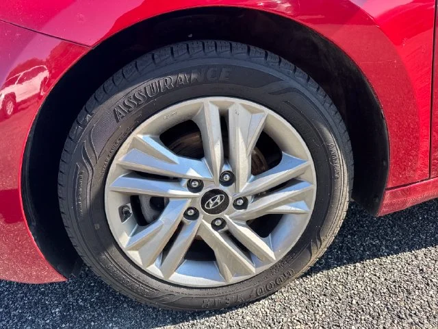 Used 2020 Calypso Red Hyundai SEL image 11