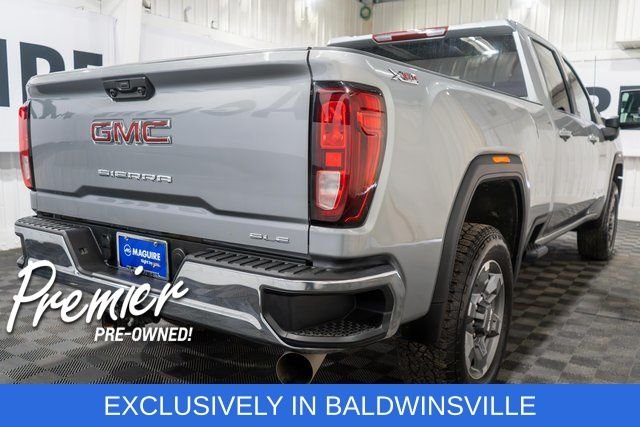 Used 2025 Sterling Metallic GMC SLE image 5