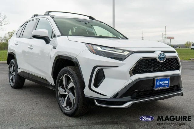 Used 2023 White Toyota SE image 4