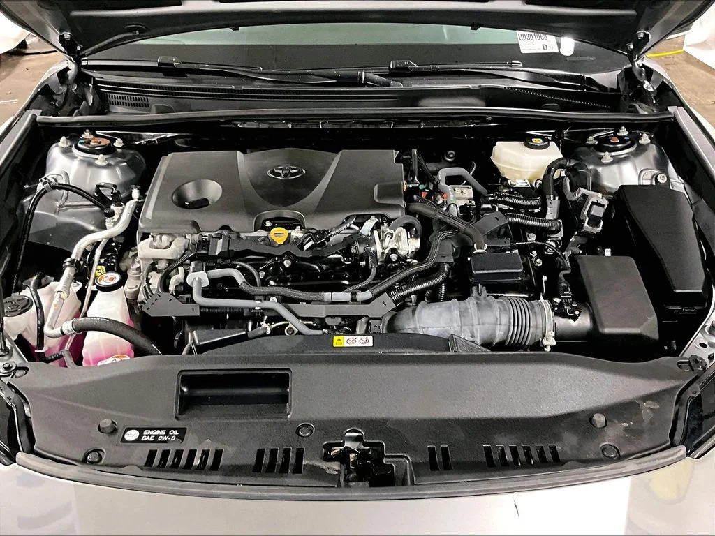 Used 2025  Toyota SE image 27