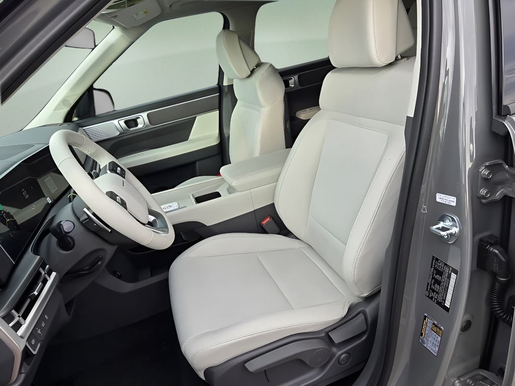 New 2026 Hampton Gray Hyundai SE image 14