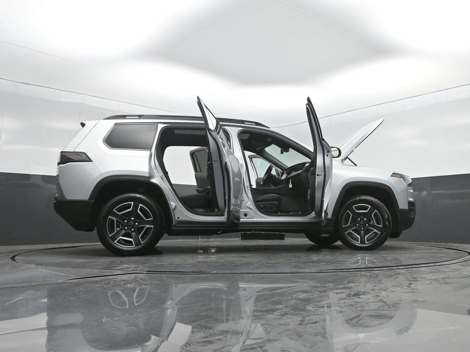 New 2026 Silver Zynith Clear-Coat Exterior Paint Jeep Laredo image 52