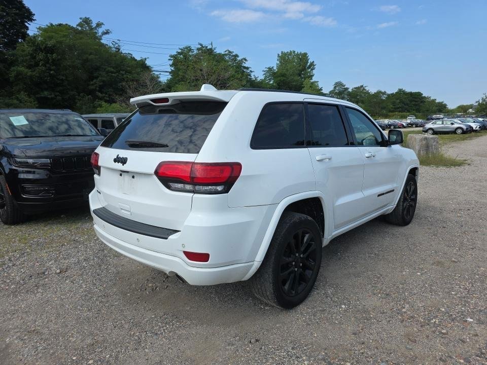 Used 2021 White Jeep Laredo X image 3