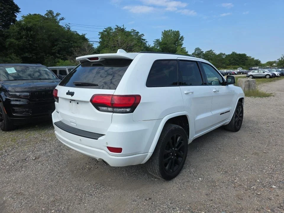 Used 2021 White Jeep Laredo X image 3