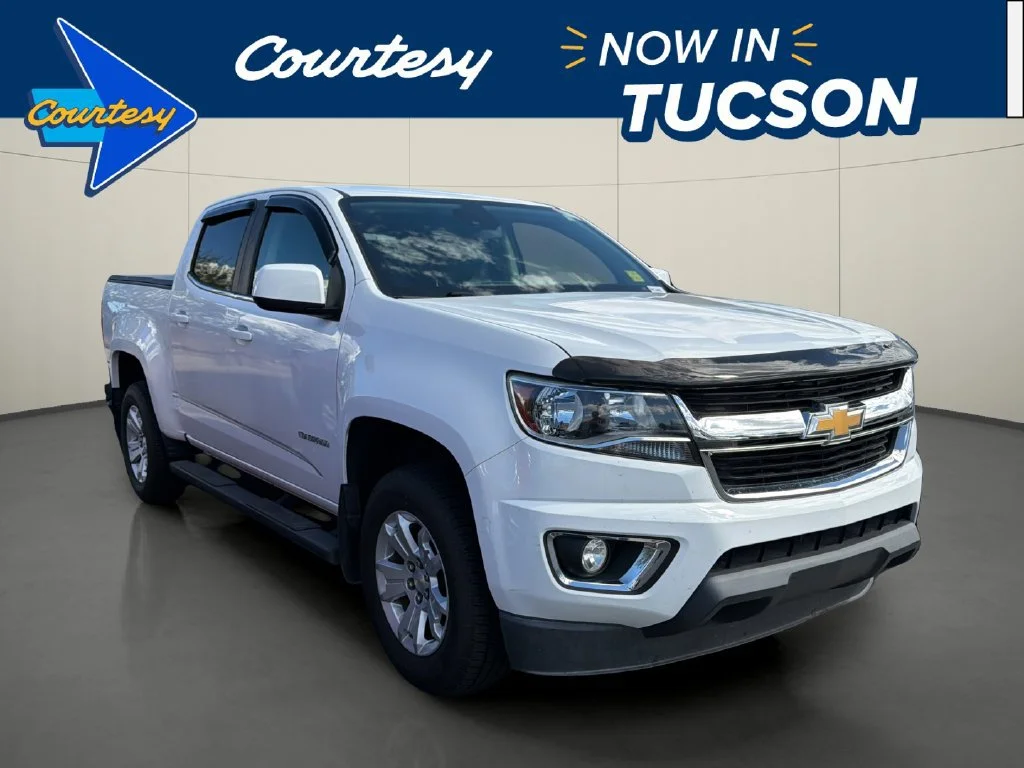 Certified Used 2018 SUMMIT WHITE Chevrolet 2WD LT image 1