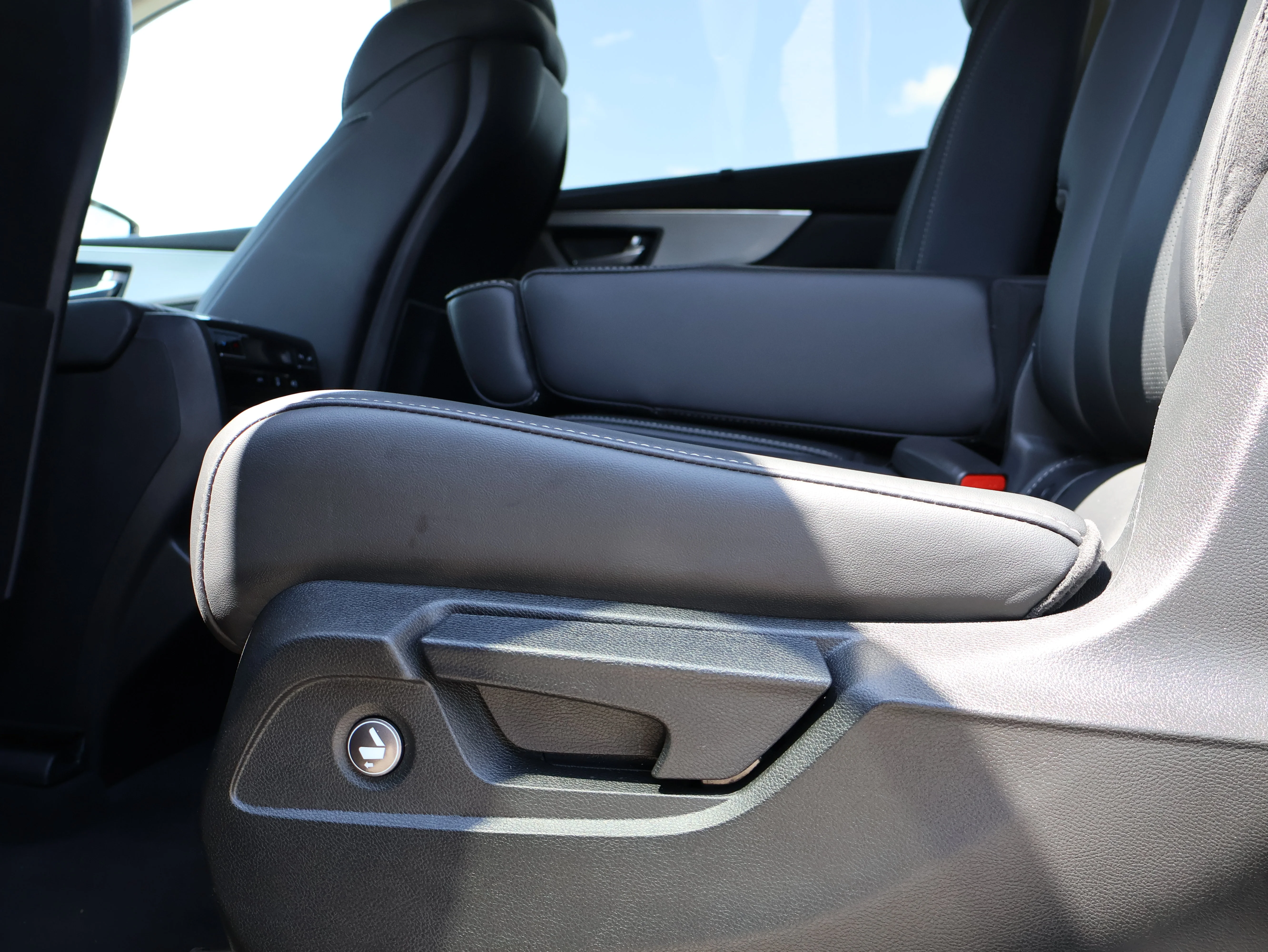 Used 2023 Liquid Carbon Metallic Acura w/Technology Package image 26