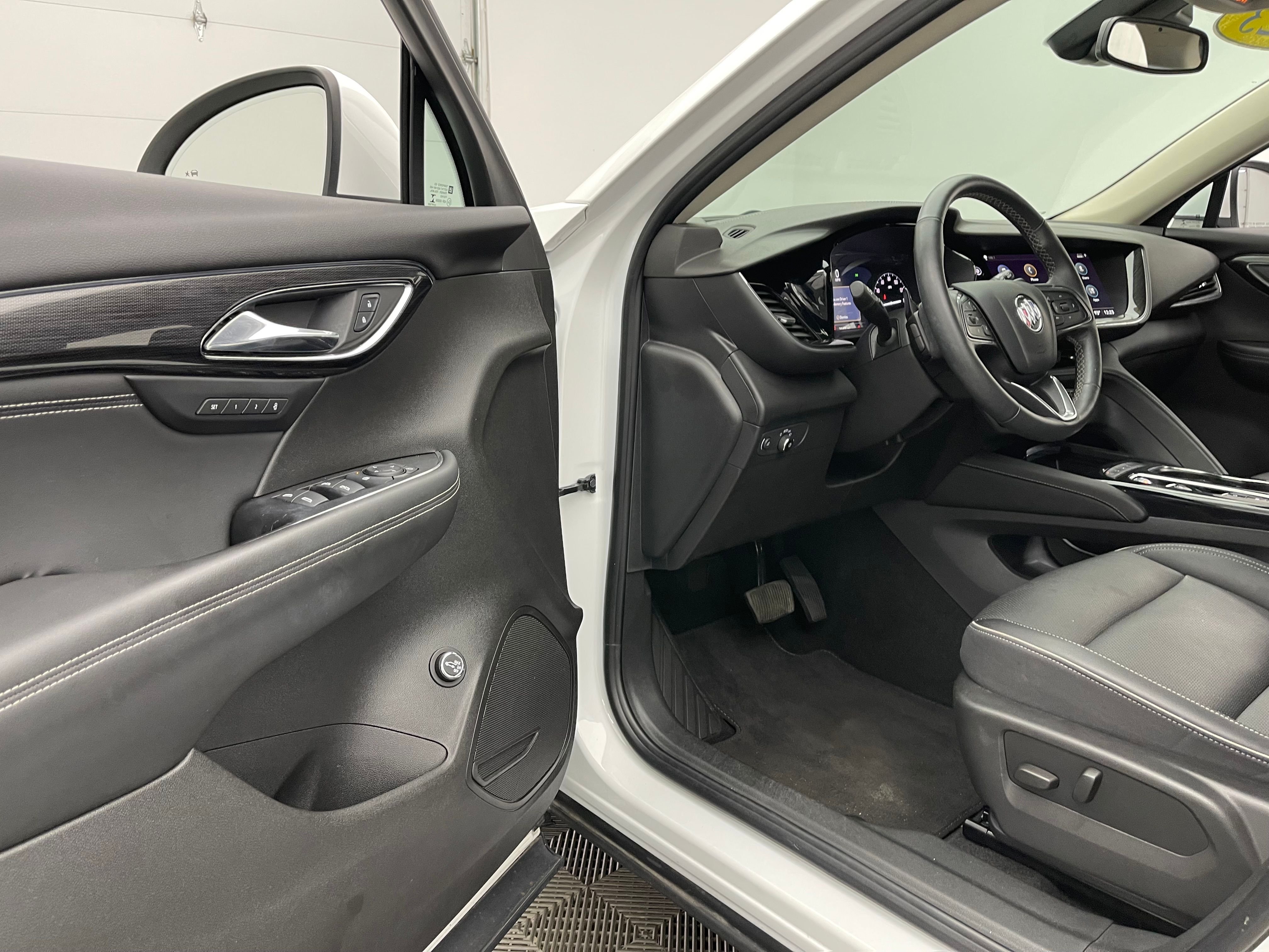 Used 2023 Summit White Buick Essence image 15