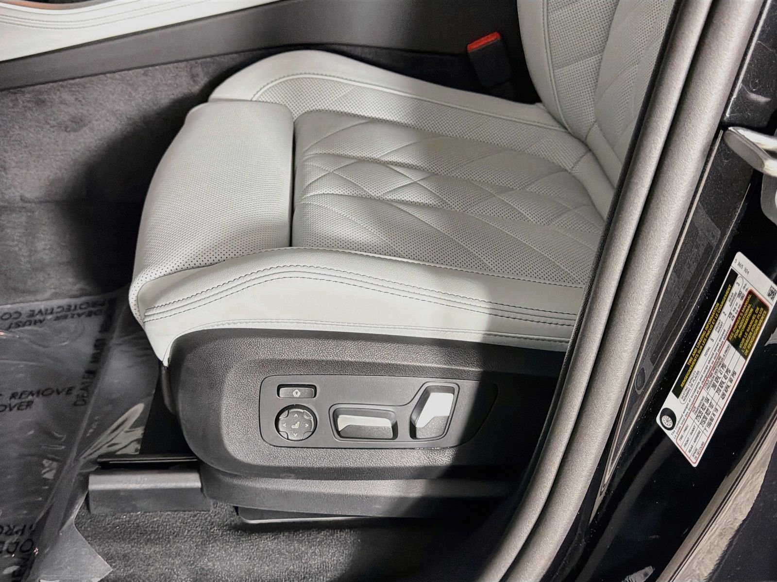 New 2026 Black Sapphire Metallic BMW sDrive40i image 20