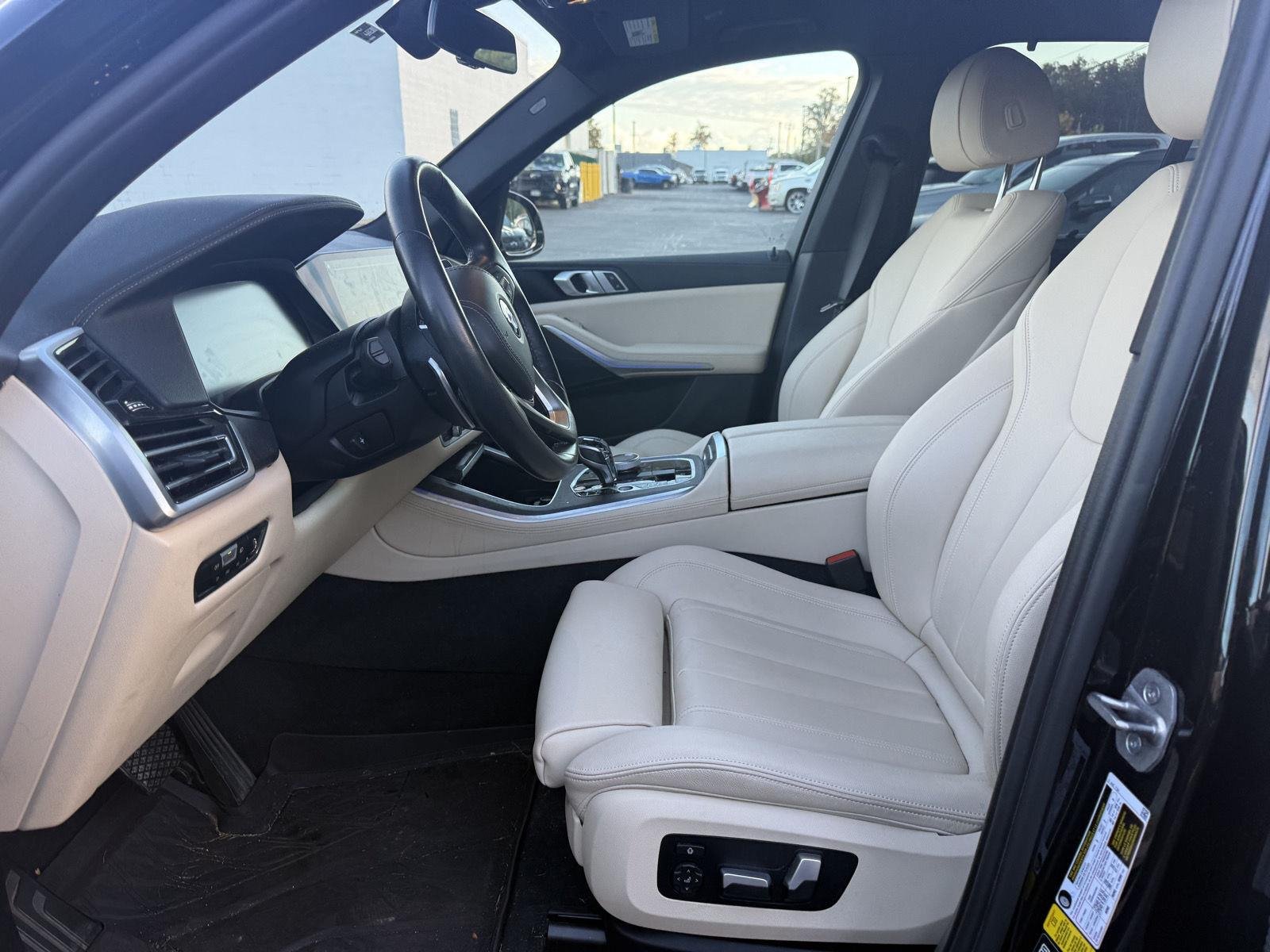 Used 2022 Black Sapphire Metallic BMW xDrive40i image 6