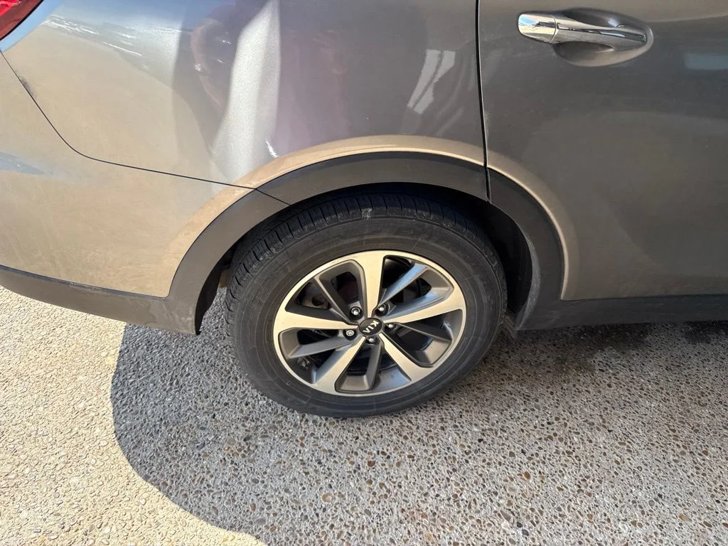 Used 2019 Silver Kia EX image 4