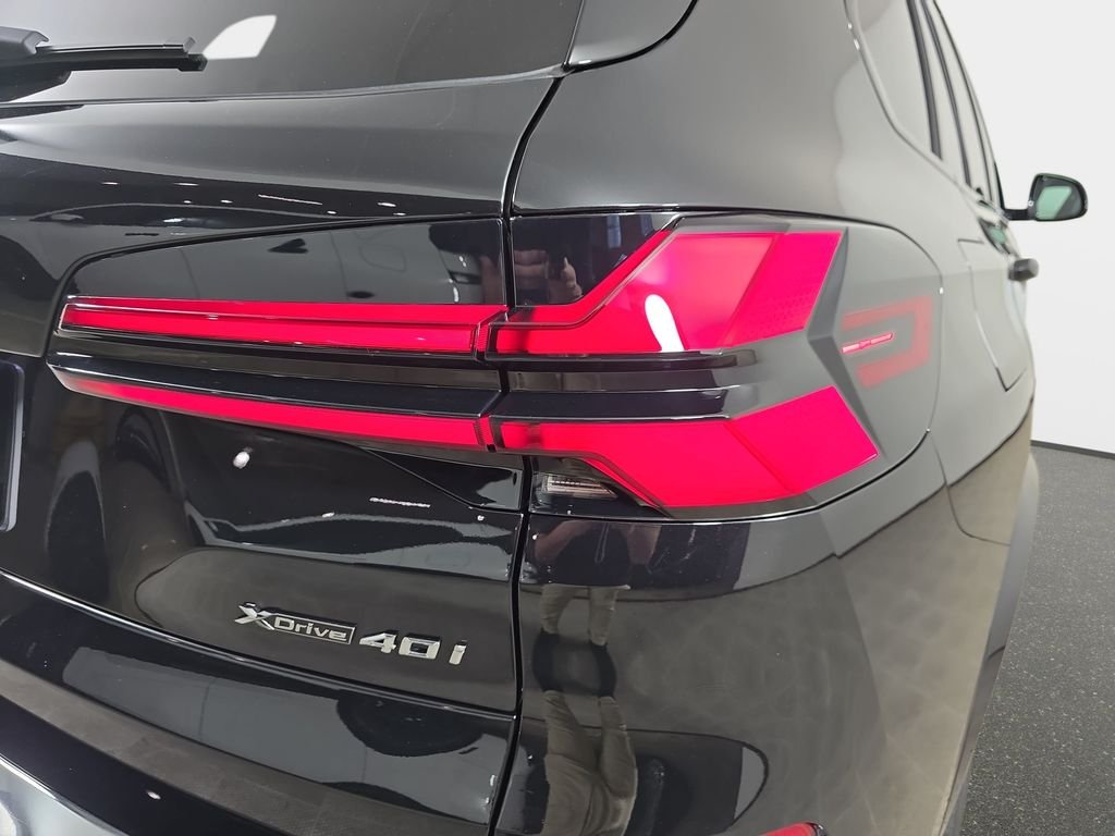 New 2026 Black Sapphire Metallic BMW xDrive40i image 35