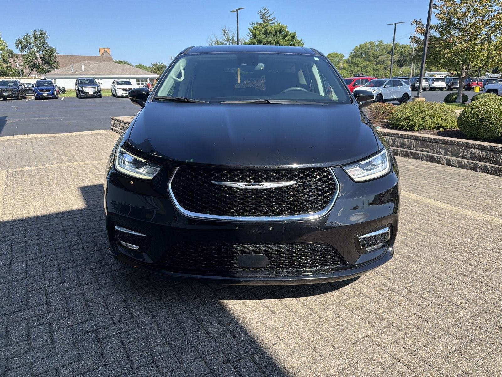 2024 Chrysler Pacifica Touring L - Photo 8
