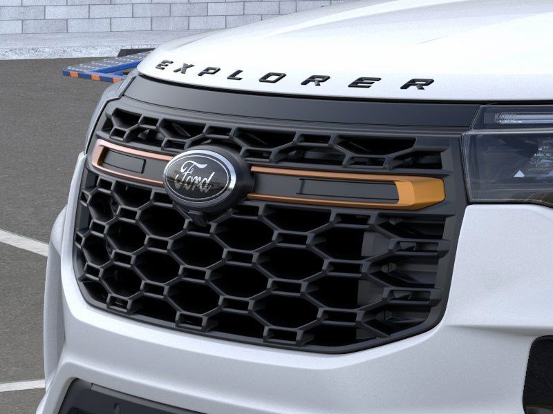 New 2026 Star White Metallic Tri-Coat Ford Tremor image 17